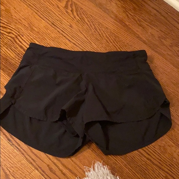TRADE??? Black Lululemon short 2.5 speed up shorts - Picture 3 of 4